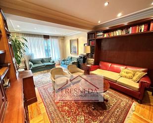 Living room of Flat for sale in Oviedo   with Heating, Parquet flooring and Storage room