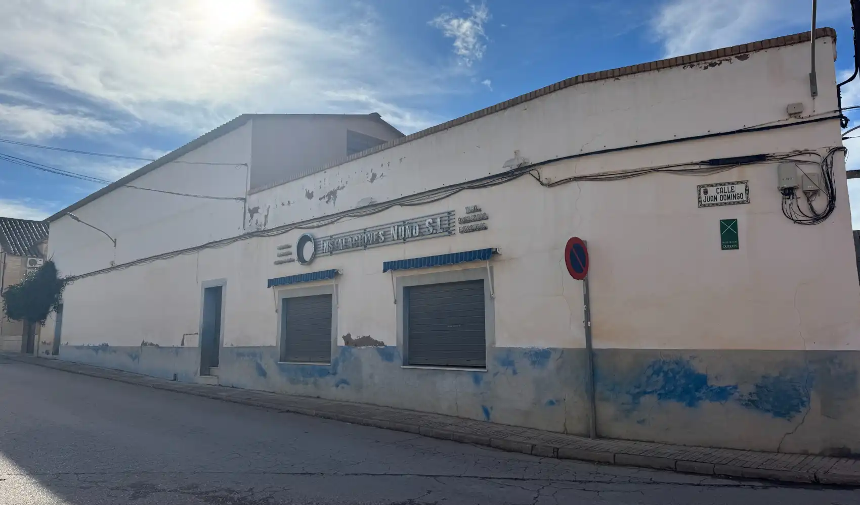 Außenansicht von Fabrikhallen zum Verkauf in Santa Cruz de Mudela