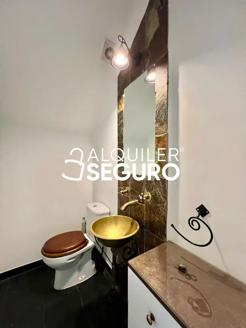 Bany de Casa o xalet de lloguer en Madrid amb Aire condicionat, Calefacció i Terrassa