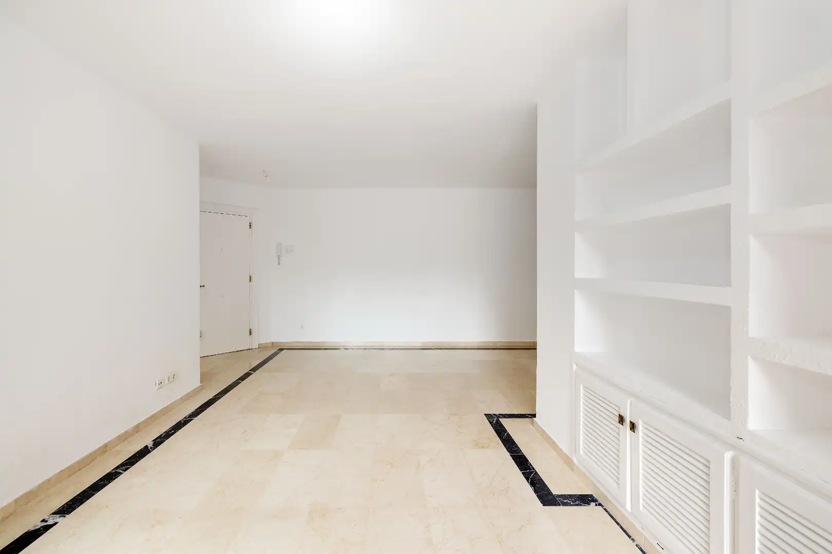 Flat for sale in Marbella  with Terrace and Storage room