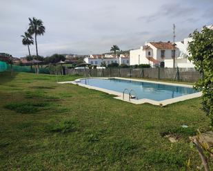 Piscina de Casa adosada en venda en Casares amb Jardí privat, Terrassa i Piscina