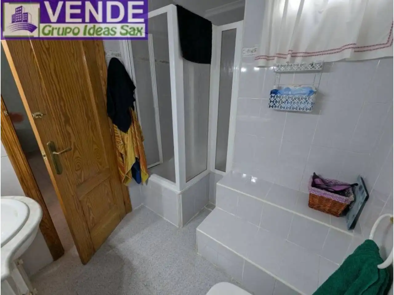 Bathroom of Detached homes for sale in Onil  with Air Conditioner, Terrace and Furnished