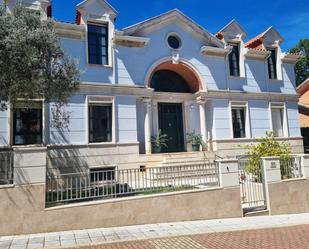 Vista exterior de Casa adosada en venda en Valladolid Capital amb Calefacció, Traster i Moblat