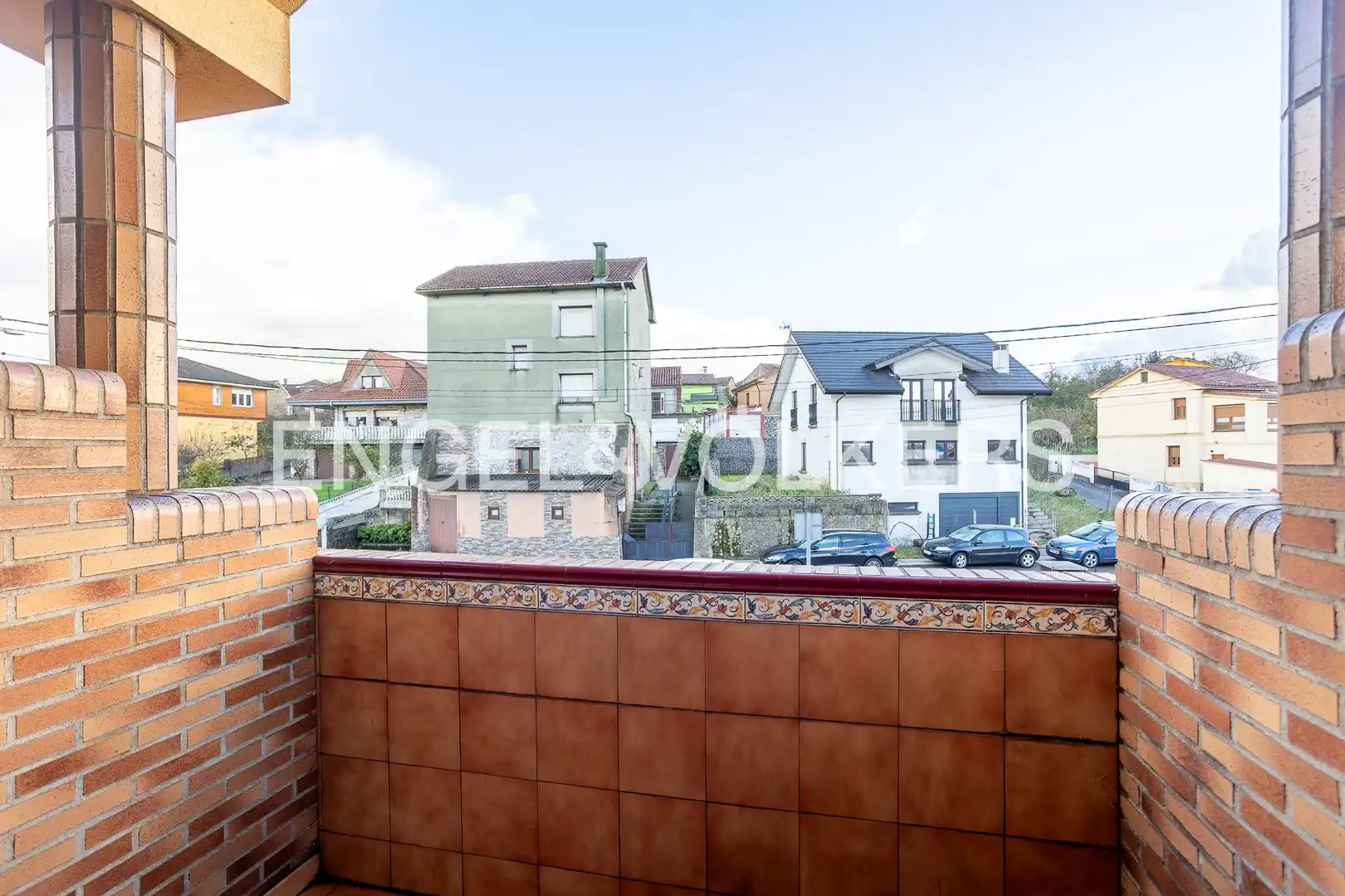 Vista exterior de Casa o xalet en venda en Camargo amb Calefacció, Jardí privat i Parquet
