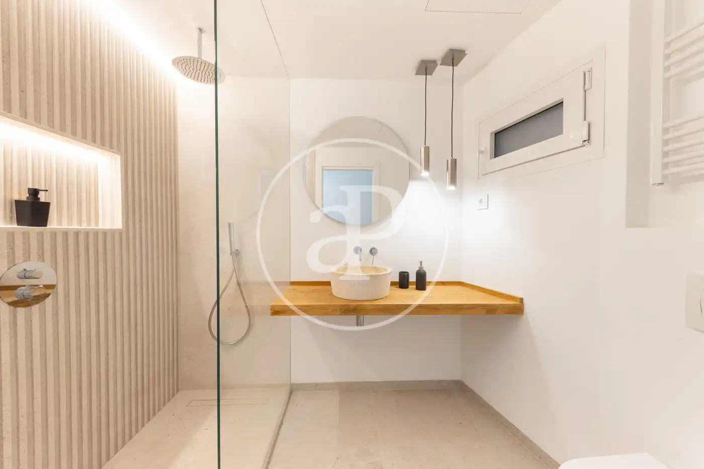 Baño de Piso en venta en  Palma de Mallorca con Aire acondicionado, Calefacción y Amueblado