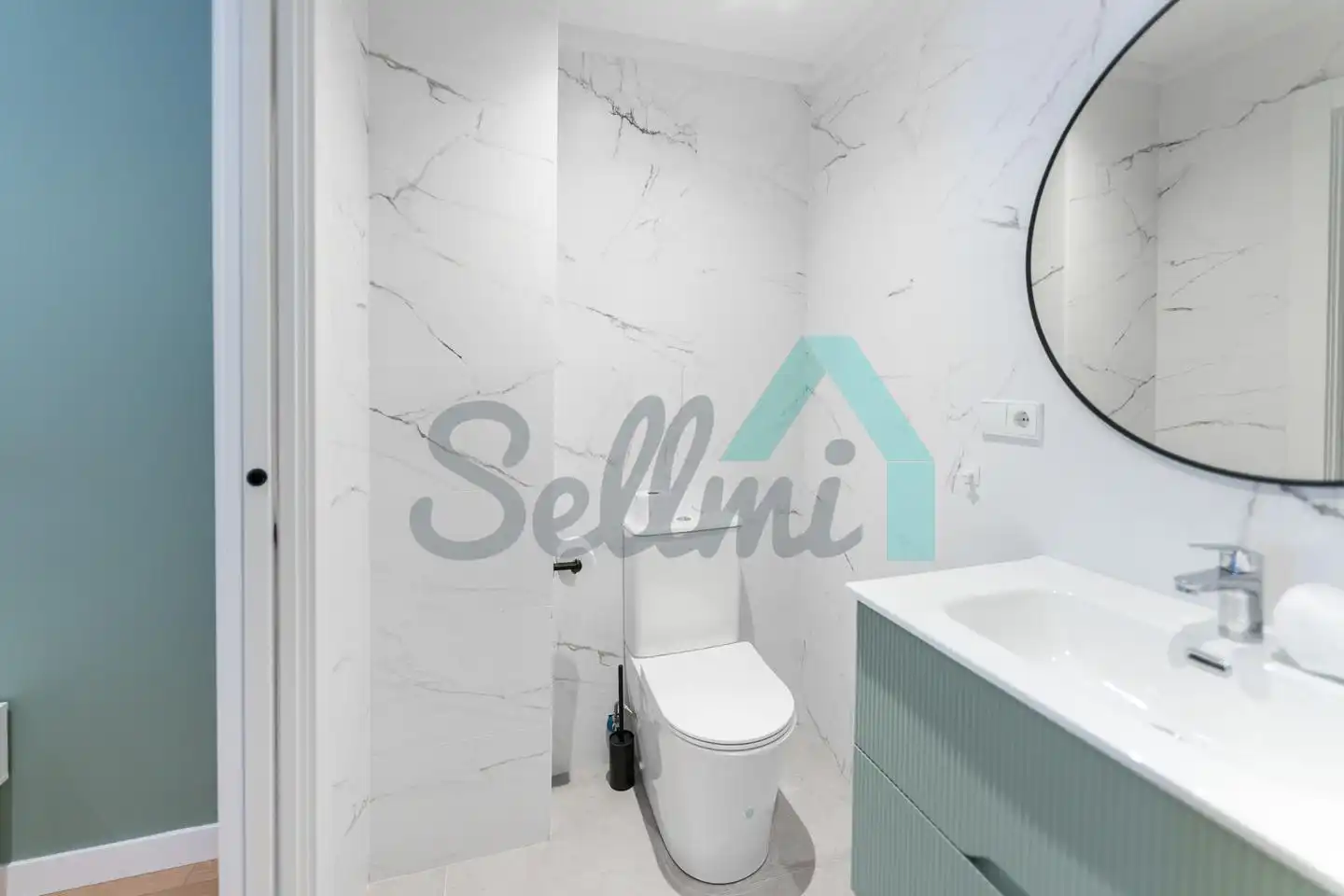 Baño de Piso para compartir en Oviedo  con Aire acondicionado, Calefacción y Jardín privado