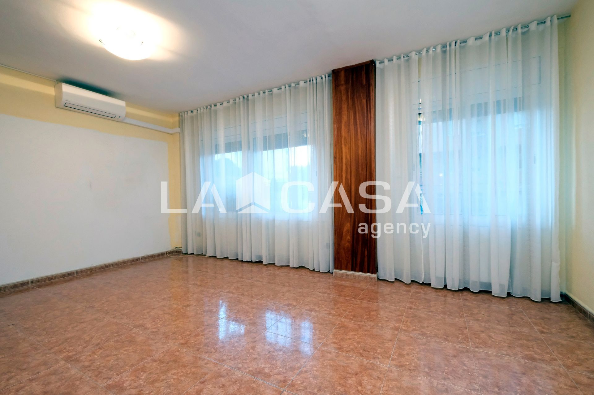 Flat for sale in  Barcelona Capital  with Furnished