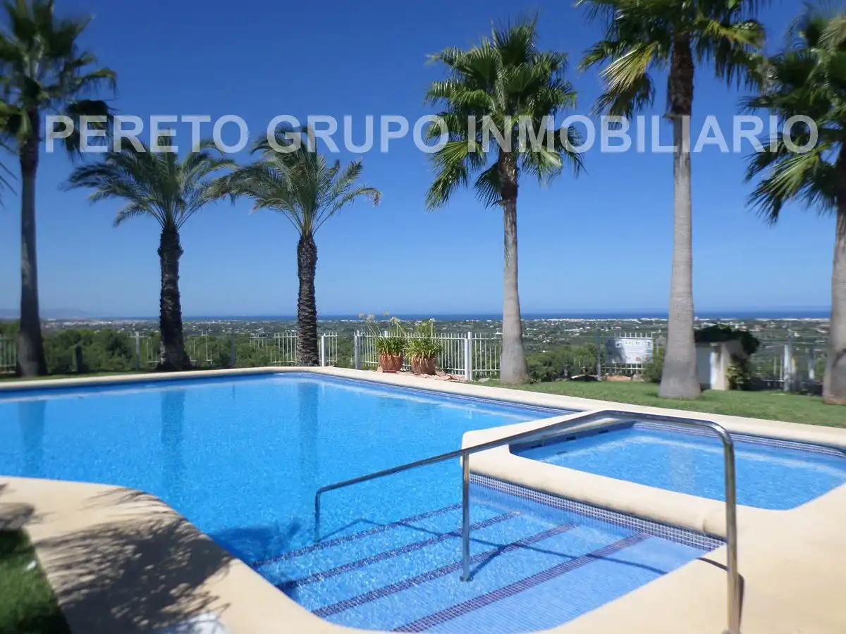Vista exterior de Àtic en venda en Pedreguer amb Aire condicionat, Calefacció i Jardí privat