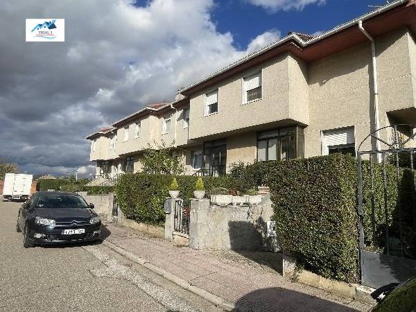 Casa-chalet en Venta en Calle de San Roque en Plantío - Alcampo