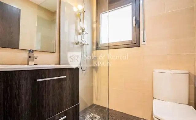 Bany de Casa o xalet en venda en Lloret de Mar amb Aire condicionat, Jardí privat i Terrassa