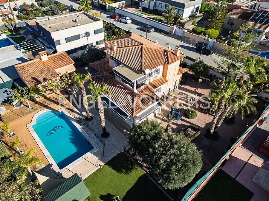 Exterior view of Houses for sale in San Vicente del Raspeig / Sant Vicent del Raspeig  with Air Conditioner, Heating and Private garden