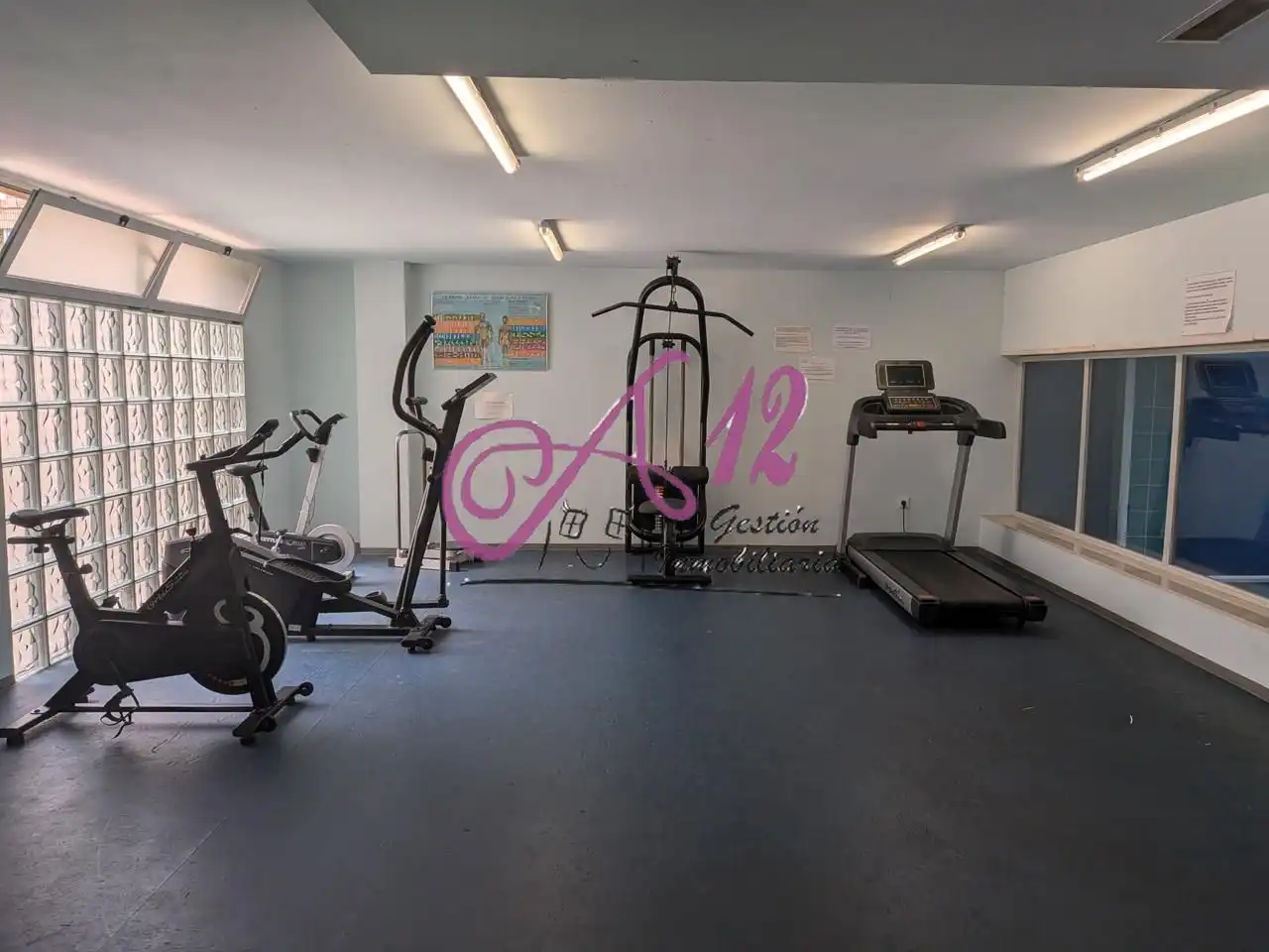 Flat for sale in Valencia  with Air Conditioner, Terrace and Community pool
