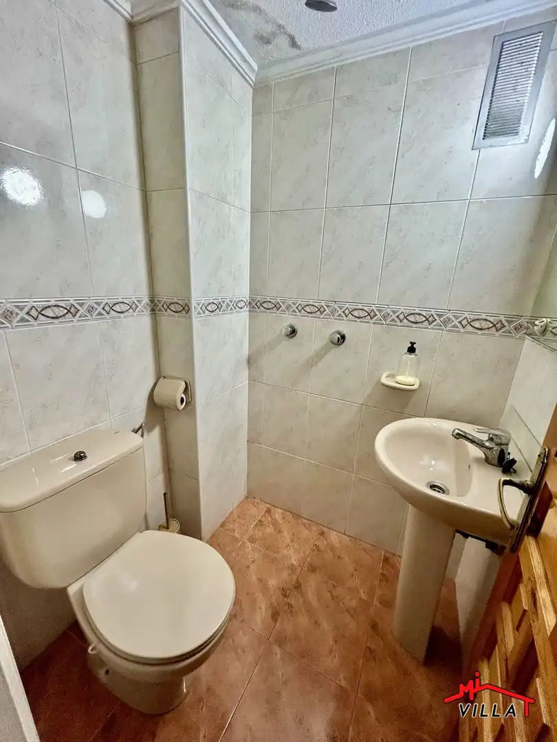 Badezimmer von Haus oder Chalet zum Verkauf in Laredo mit Heizung und Terrasse