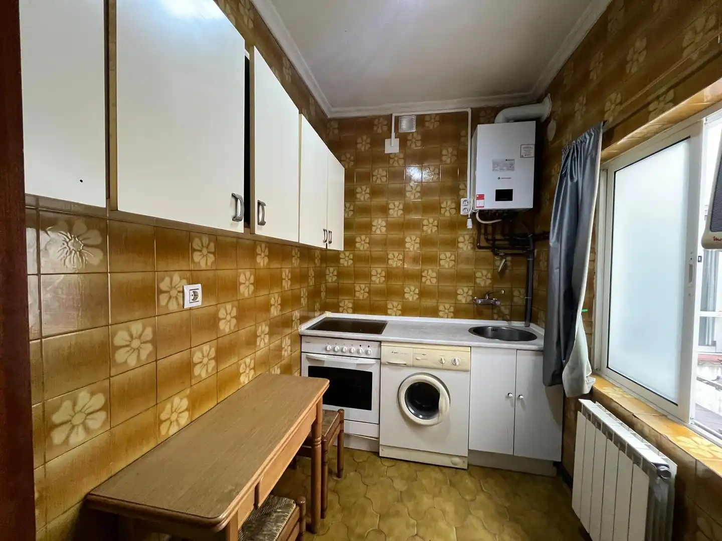 Cocina de Piso de alquiler en Valladolid con Calefacción, Amueblado y Horno