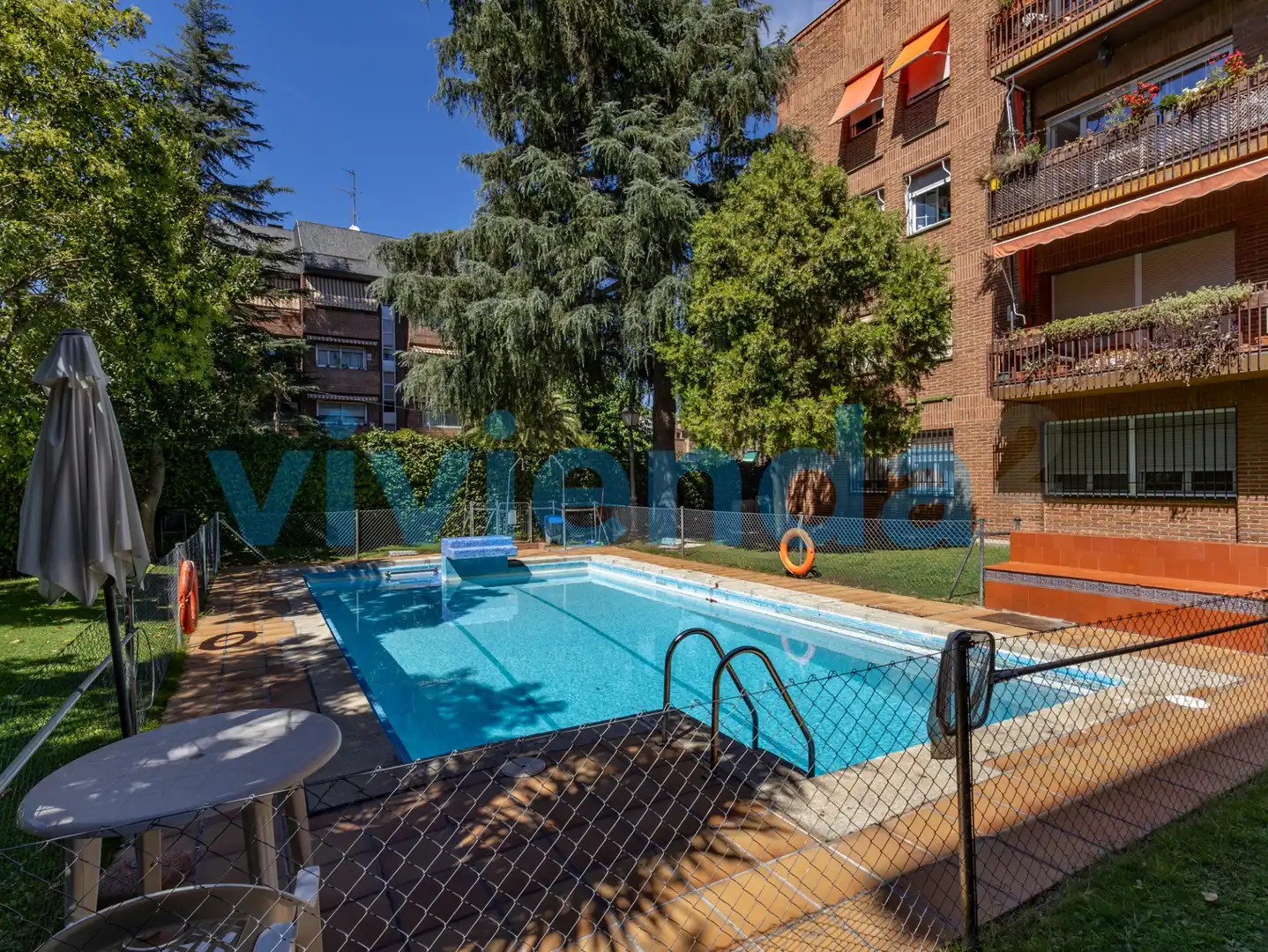 Swimming pool of Flat for sale in Ciudad Lineal