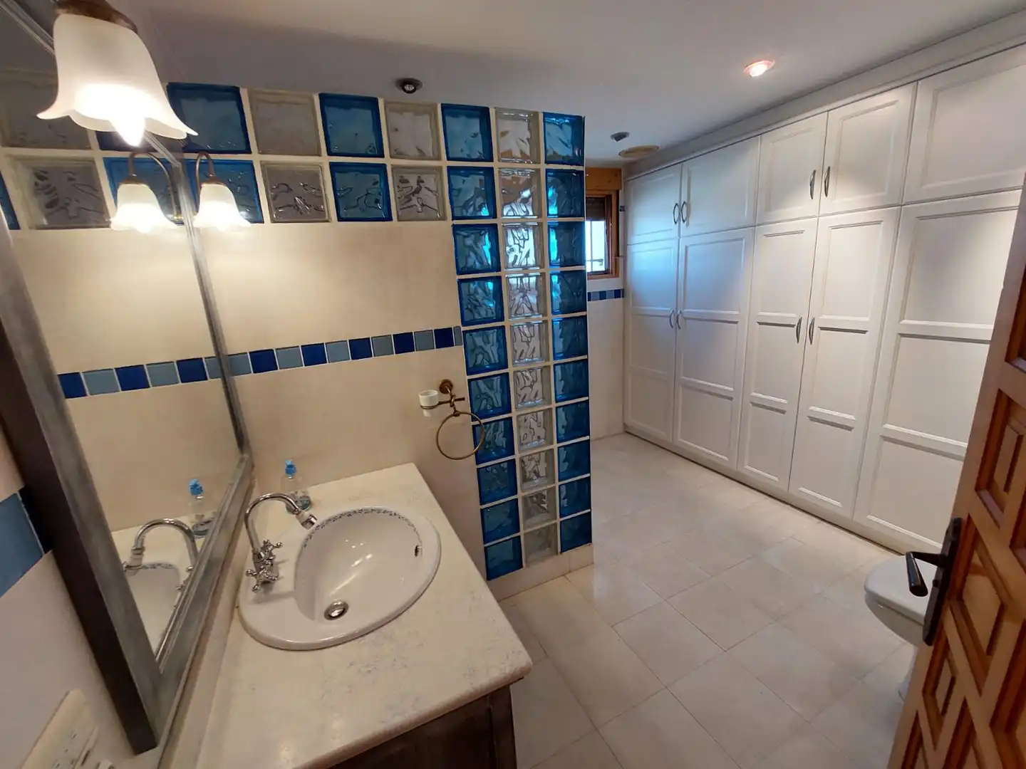 Badezimmer von Haus oder Chalet zur Miete in Elche / Elx mit Terrasse, Schwimmbad und Balkon