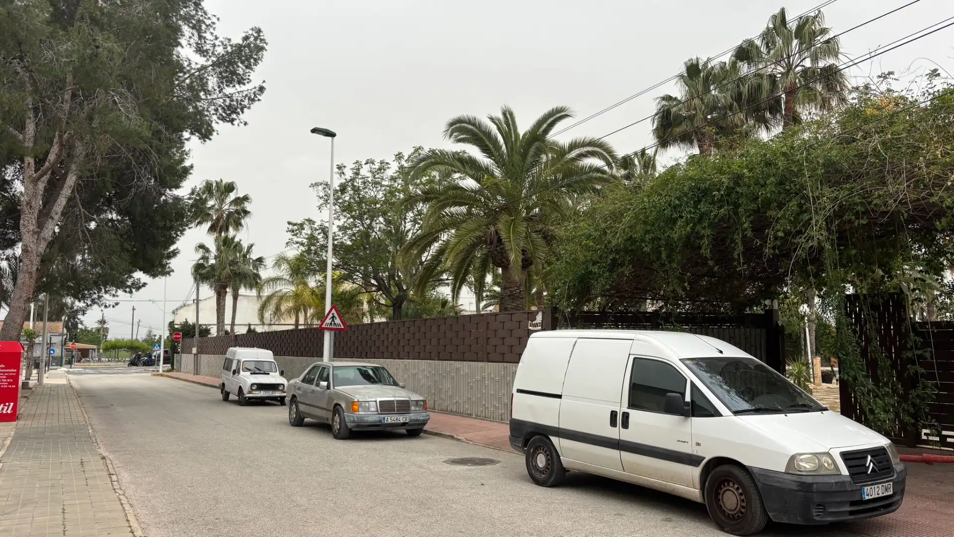 Aparcament de Casa o xalet en venda en Elche / Elx amb Jardí privat, Terrassa i Piscina