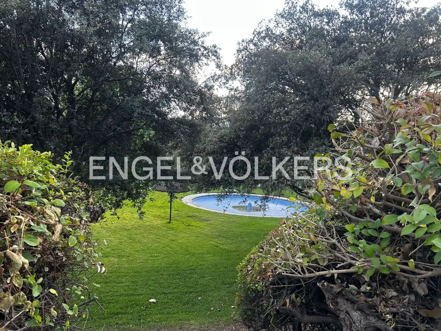 Piscina de Casa o chalet de alquiler en Las Rozas de Madrid con Aire acondicionado, Calefacción y Terraza