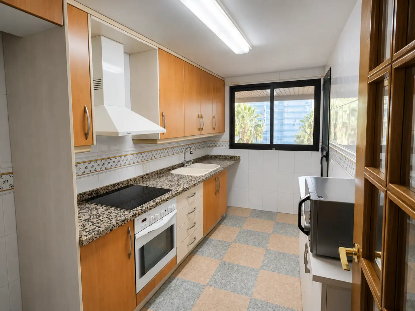 Kitchen of Flat for rent in Valencia  with Air Conditioner and Heating