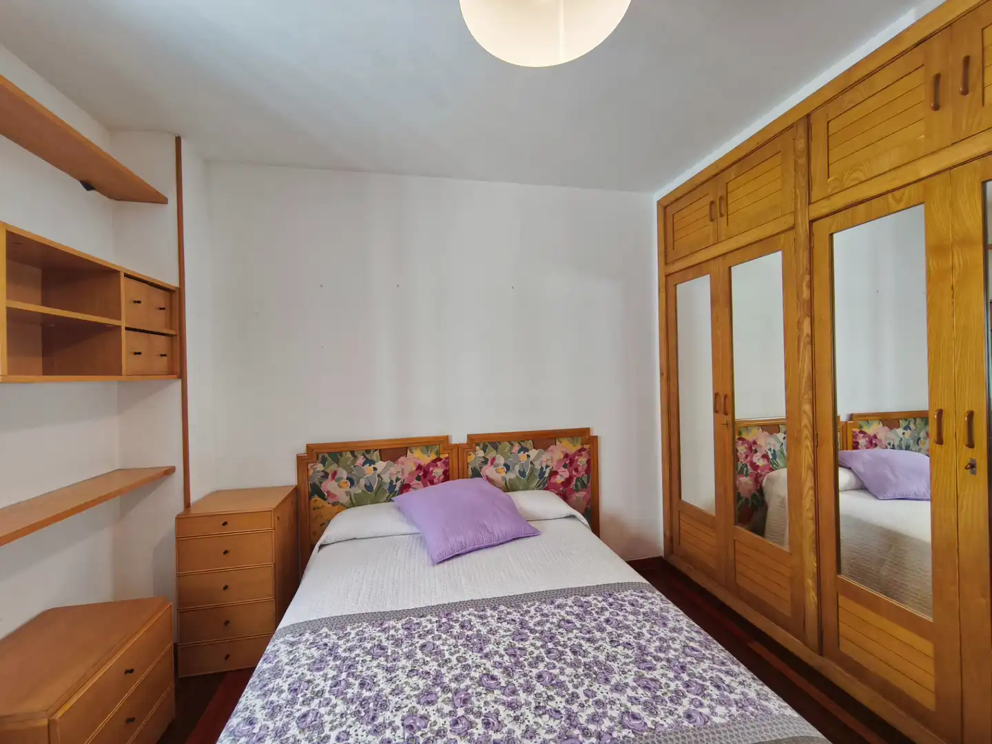 Bedroom of Flat for rent in Santiago de Compostela   with Heating and Furnished