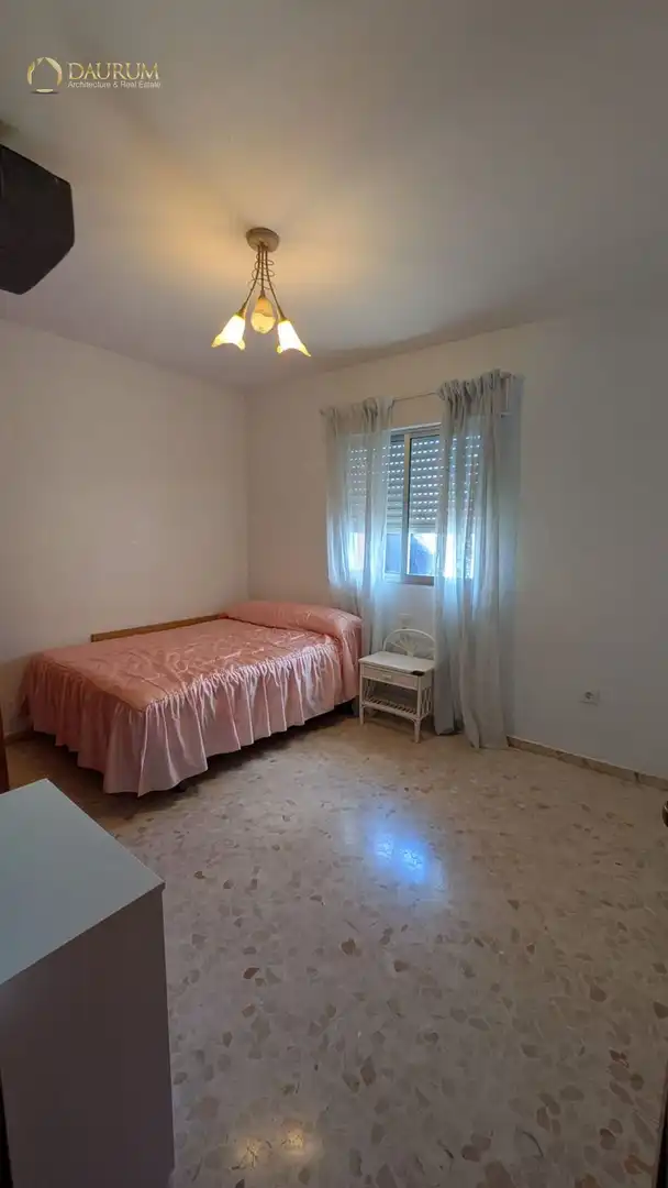 Dormitori de Pis en venda en La Rinconada amb Aire condicionat, Calefacció i Terrassa