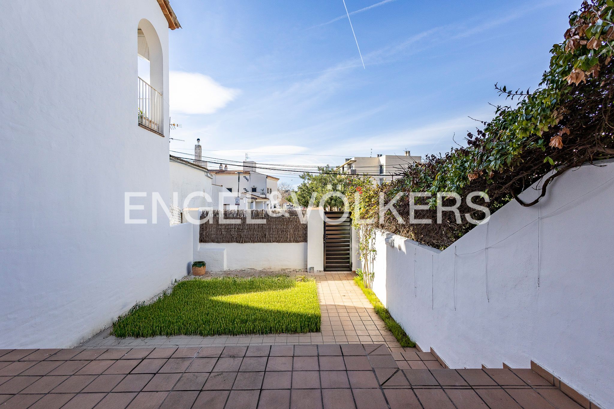 Vista exterior de Casa o xalet en venda en Sant Pere de Ribes amb Calefacció, Jardí privat i Terrassa