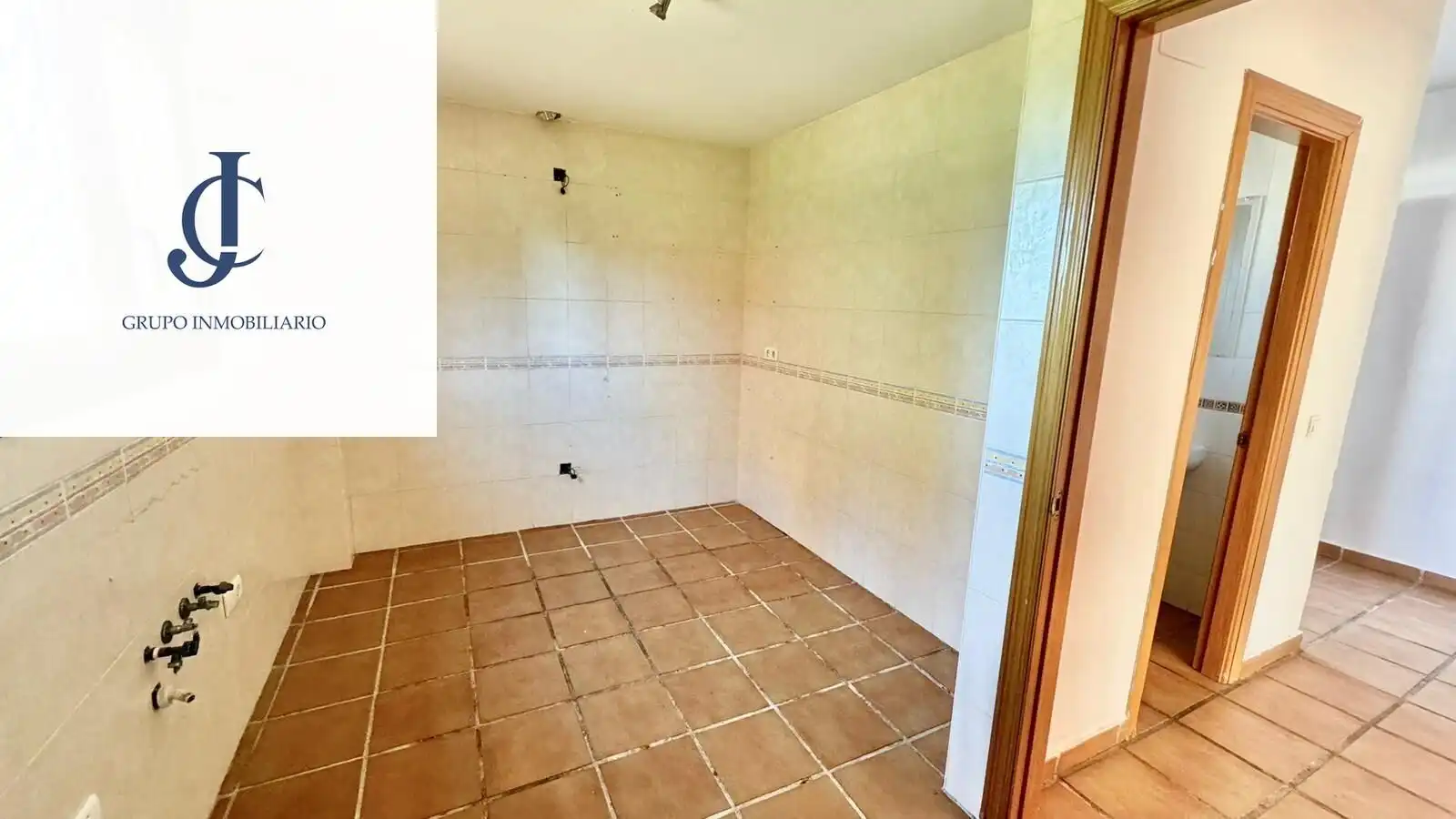 Casa aparellada en venda a UR6 15, imagen 25