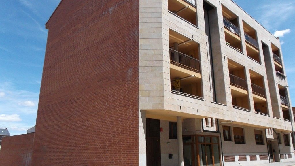 Vista exterior de Garatge en venda en Valencia de Don Juan