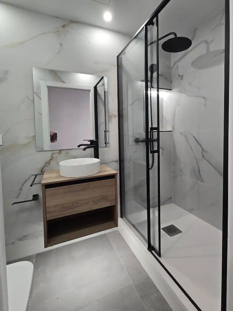 Bathroom of Flat for sale in Barcelona  with Air Conditioner, Heating and Parquet flooring