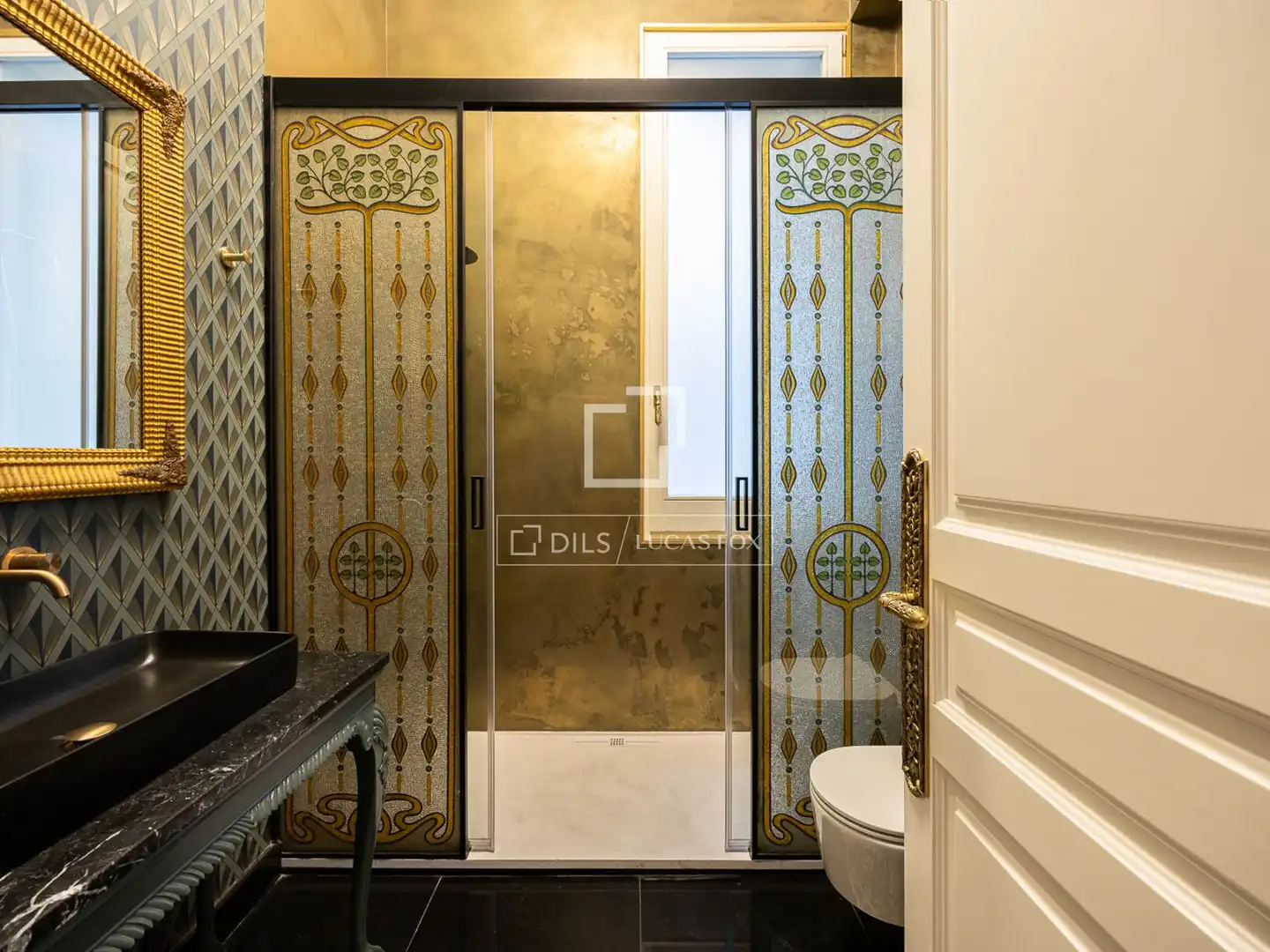 Bathroom of Flat for sale in Barcelona  with Air Conditioner, Heating and Furnished