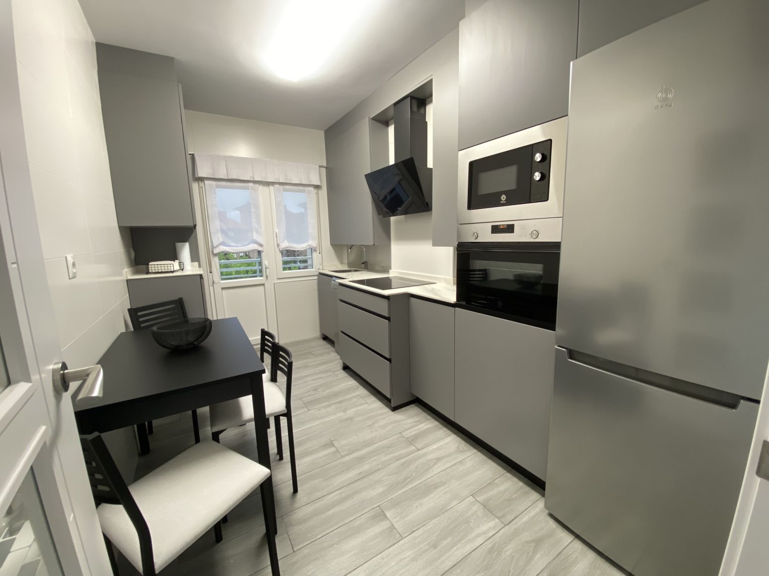 Cocina de Piso de alquiler en Torrelavega  con Calefacción, Parquet y Balcón