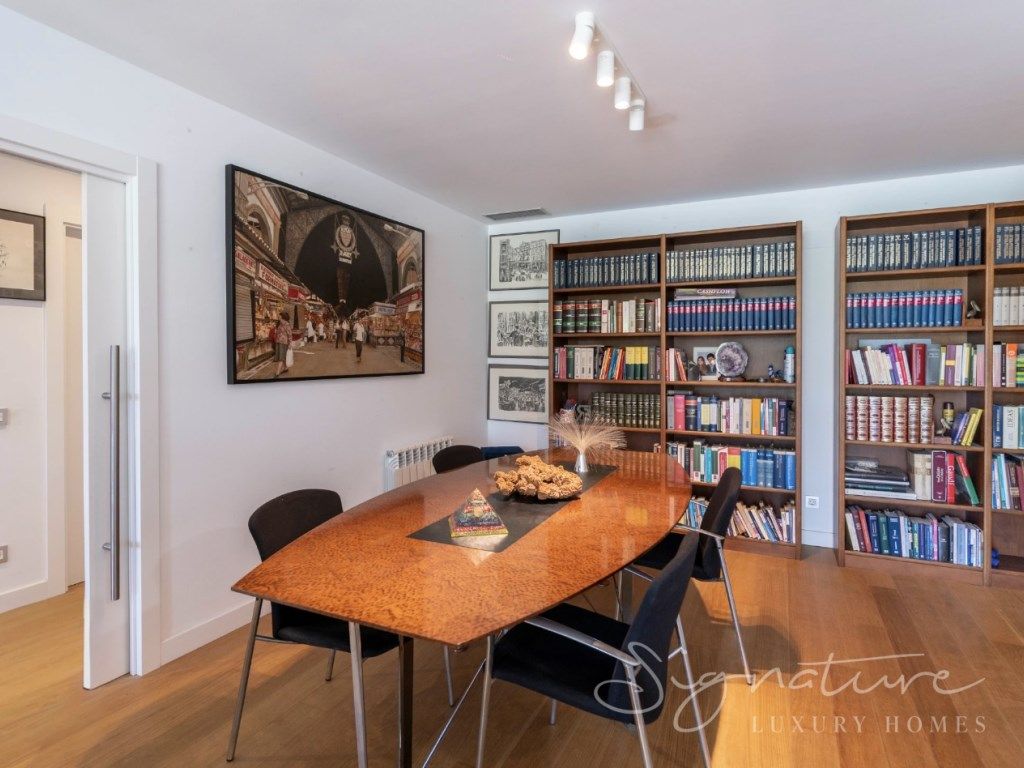 Dining room of Flat for sale in Sant Cugat del Vallès  with Air Conditioner, Heating and Terrace