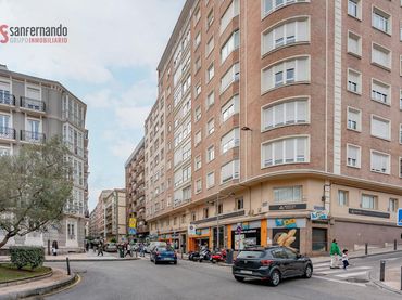 Piso con ascensor en venta en Calle del Beato de Liébana