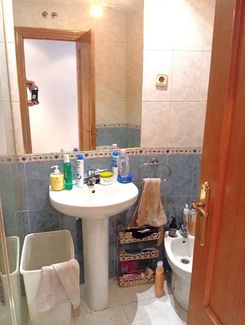 Bathroom of Flat for sale in Madrid  with Air Conditioner, Heating and Parquet flooring