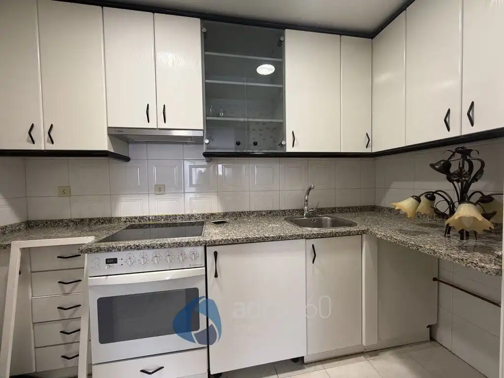 Cuina de Apartament en venda en  Logroño amb Calefacció, Terrassa i Traster
