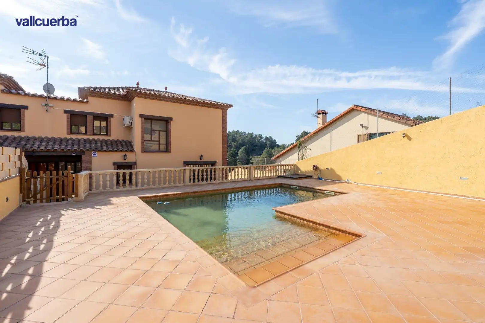 Piscina de Casa adosada en venta en Riudecanyes con Aire acondicionado, Calefacción y Jardín privado