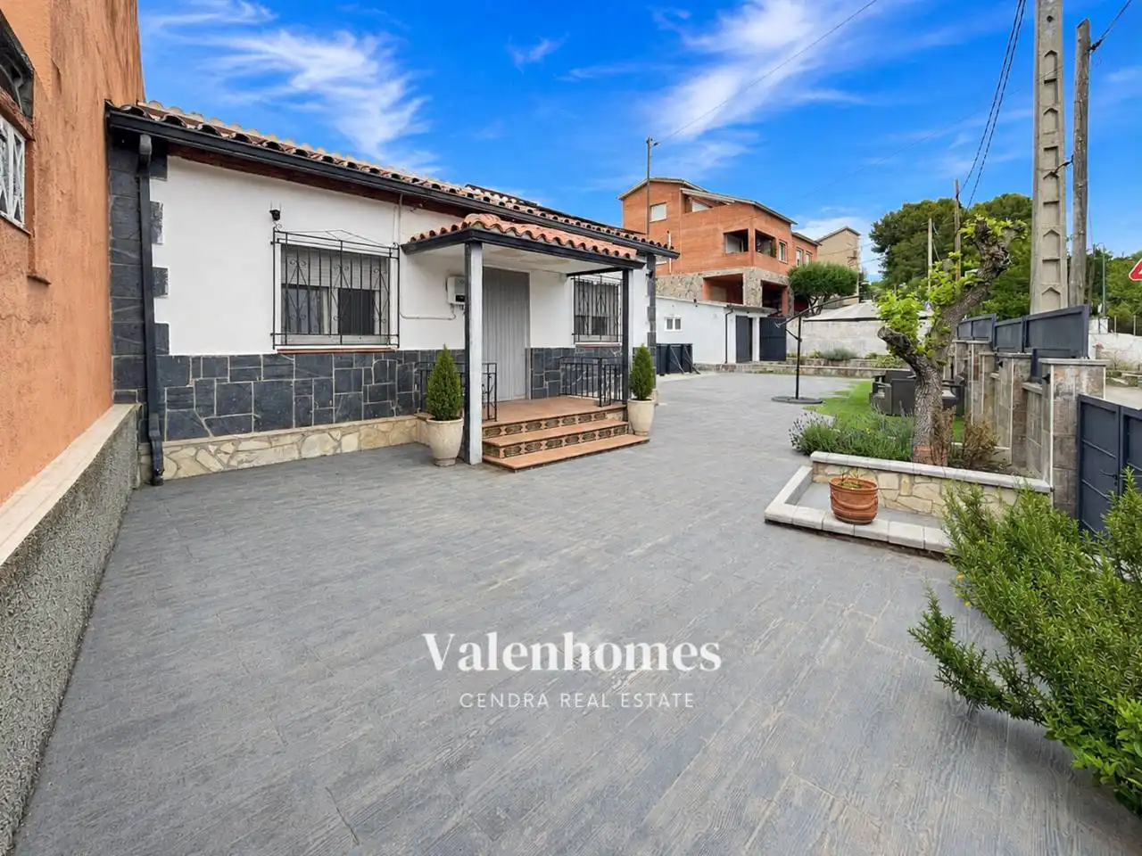 Exterior view of Houses for sale in Lliçà d'Amunt  with Air Conditioner, Private garden and Furnished