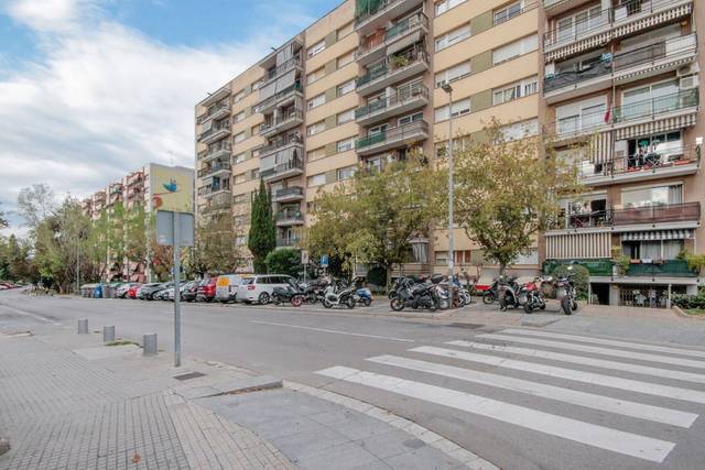 Piso en Venta en Avenida Can Cabanyes en Les Torres