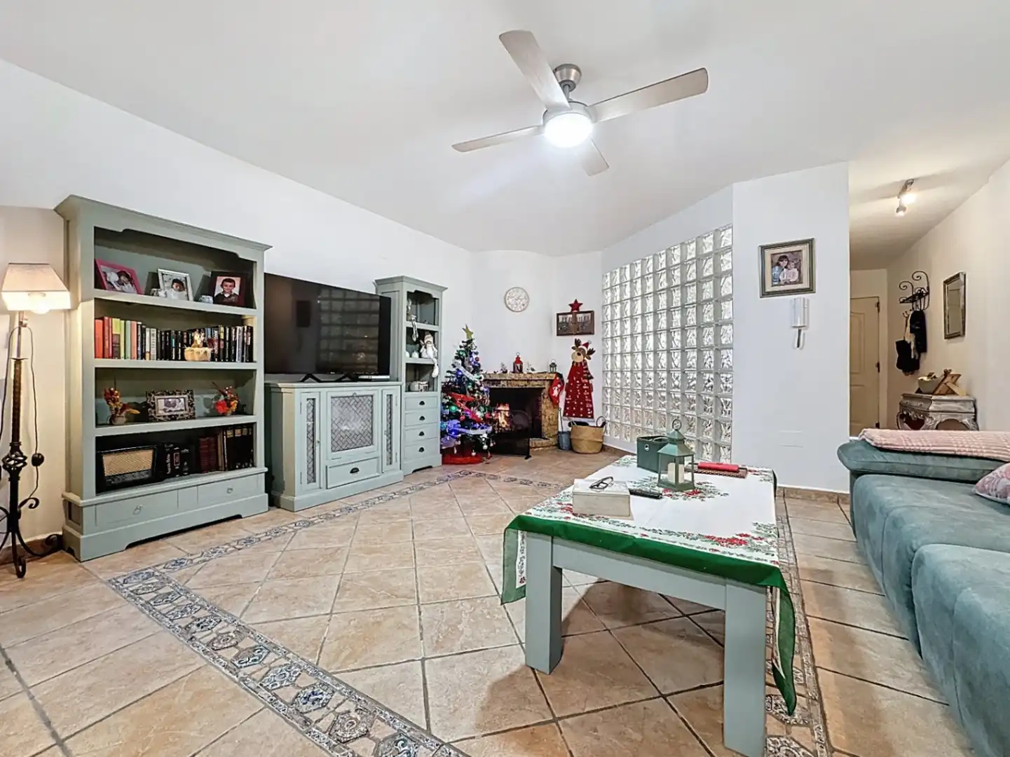 Sala de estar de Casa o chalet en venta en La Nucia con Aire acondicionado, Jardín privado y Terraza