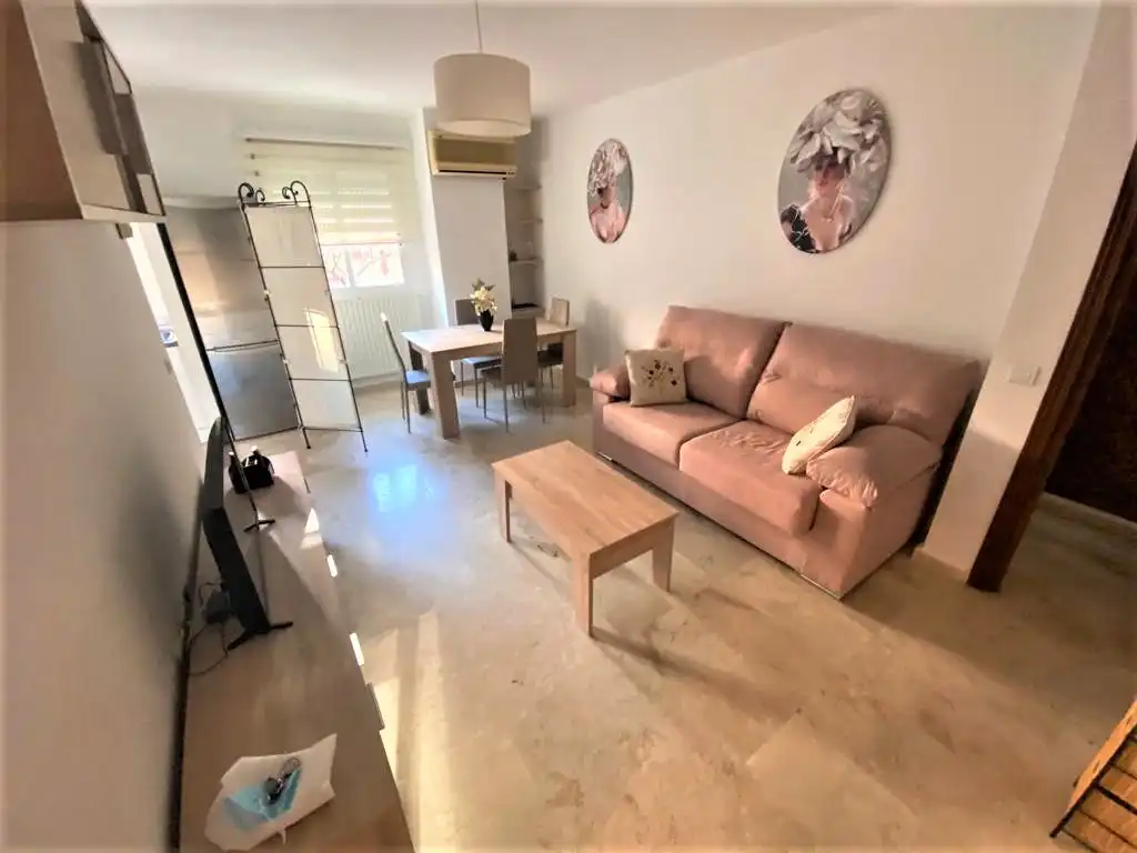 Wohnzimmer von Wohnungen zur Miete in Cáceres mit Klimaanlage, Heizung und Möbliert