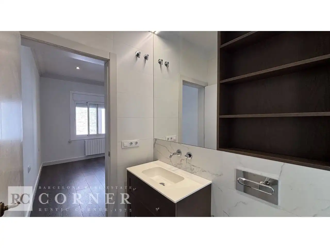 Bedroom of Attic for sale in Barcelona  with Air Conditioner, Heating and Parquet flooring