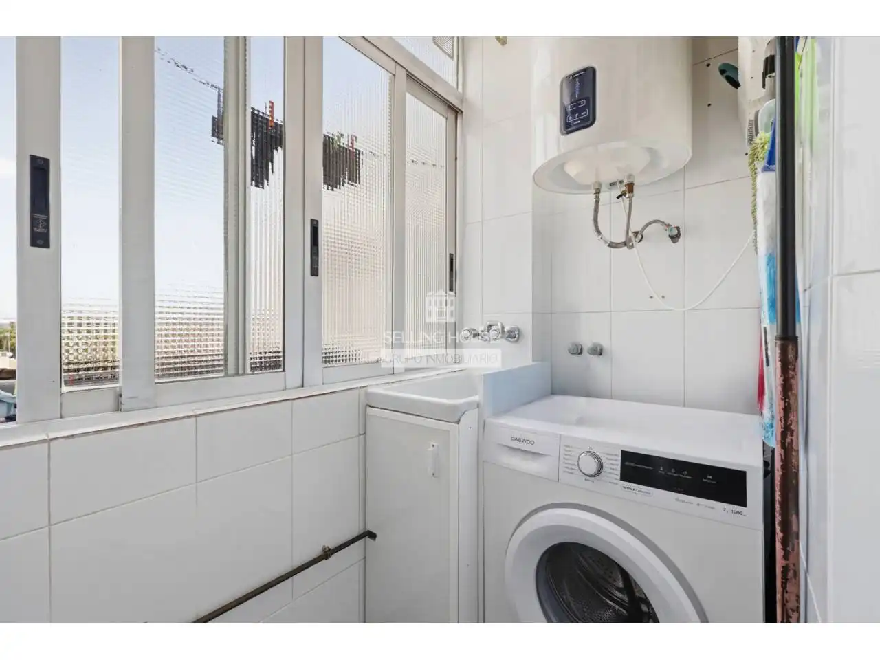 Bathroom of Flat for sale in Xirivella  with Air Conditioner, Storage room and Balcony
