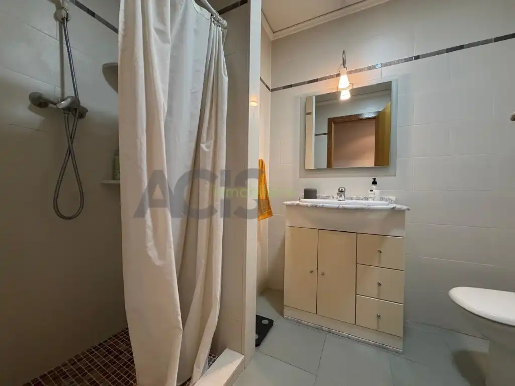 Baño de Ático de alquiler en L'Alcúdia con Terraza y Balcón