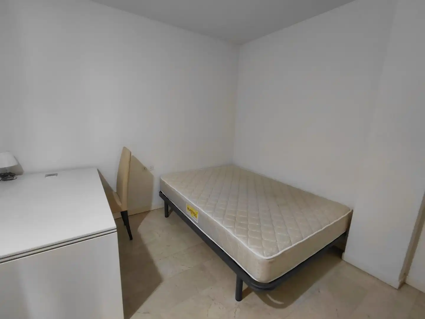 Bedroom of Flat for sale in Girona  with Heating, Terrace and Balcony