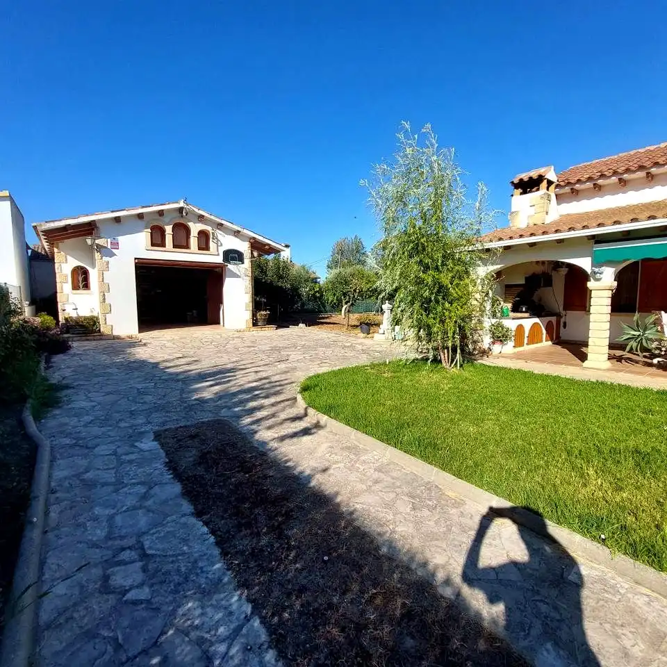 Jardí de Casa o xalet en venda en Banyeres del Penedès amb Aire condicionat, Jardí privat i Moblat