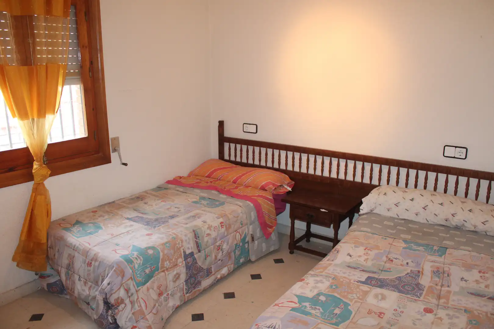 Schlafzimmer von Haus oder Chalet zum Verkauf in Sax mit Privatgarten, Schwimmbad und Möbliert