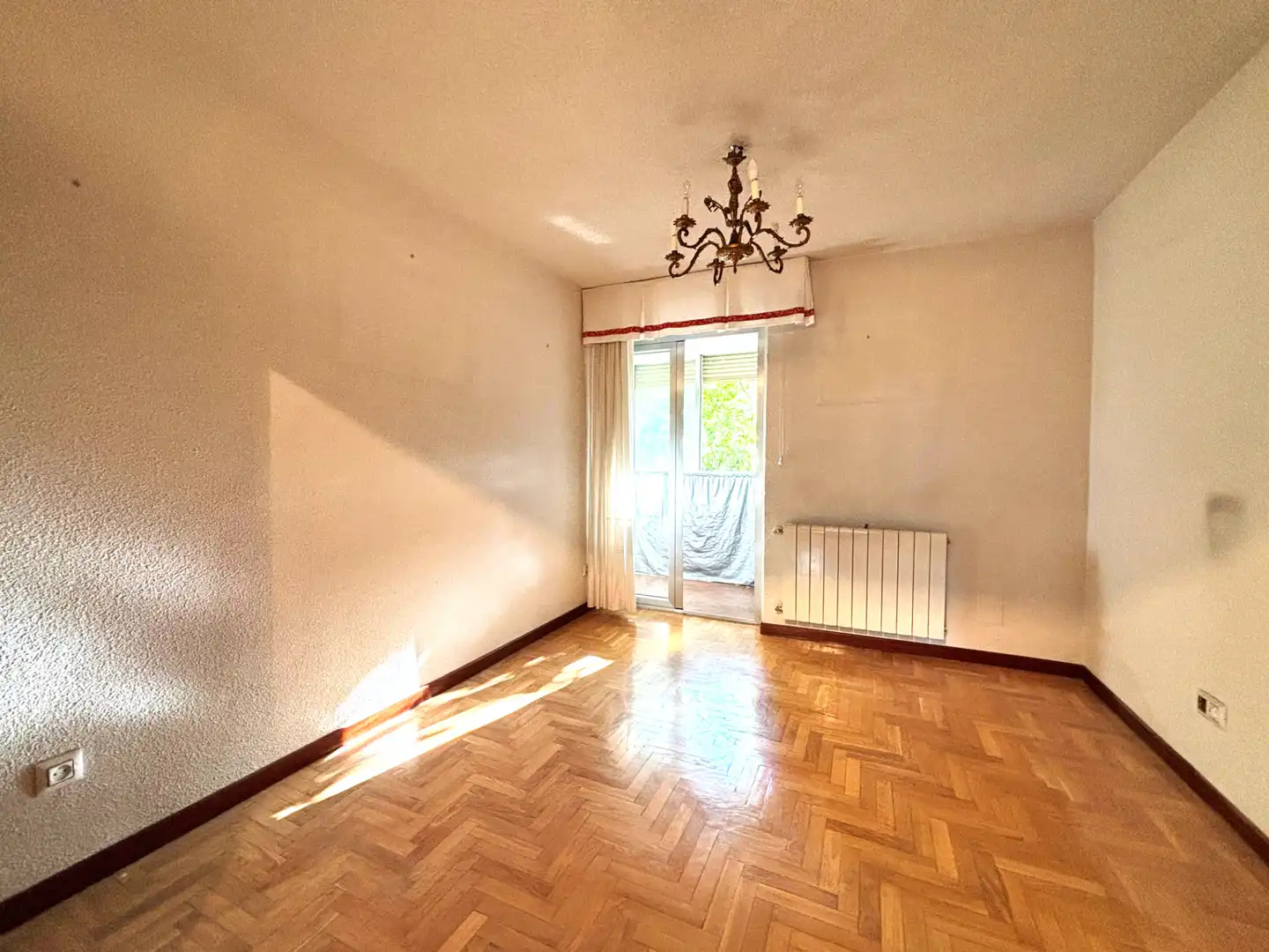 Bedroom of Flat for sale in Madrid  with Heating, Parquet flooring and Terrace