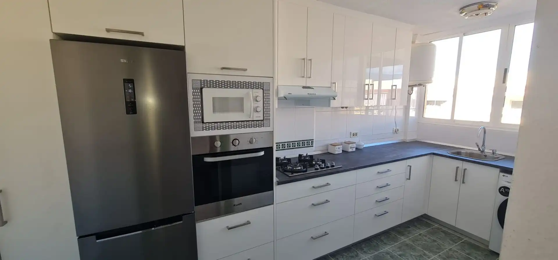 Cocina de Apartamento de alquiler en Arona con Amueblado y Piscina comunitaria