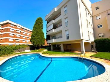 Pis amb piscina en venda a Carrer del Camp d'Or