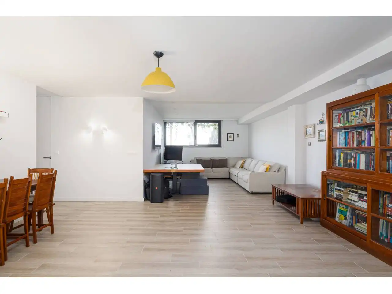 Sala d'estar de Casa o xalet en venda en Donostia - San Sebastián  amb Calefacció, Jardí privat i Terrassa